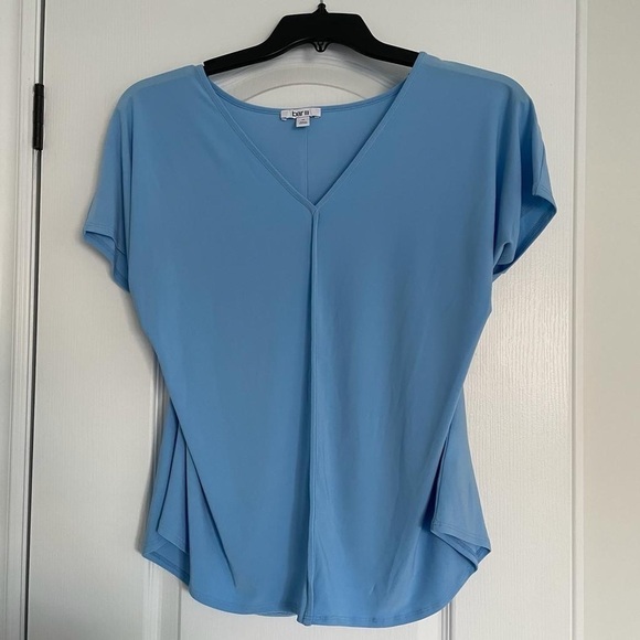 NWT Bar III Plus Size Seamed V-Neck Top in Vista Blue - Picture 3 of 7